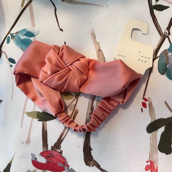 Beautiful coral bandeau headband, NWT! Cute knotted style. - Picture 1 of 1